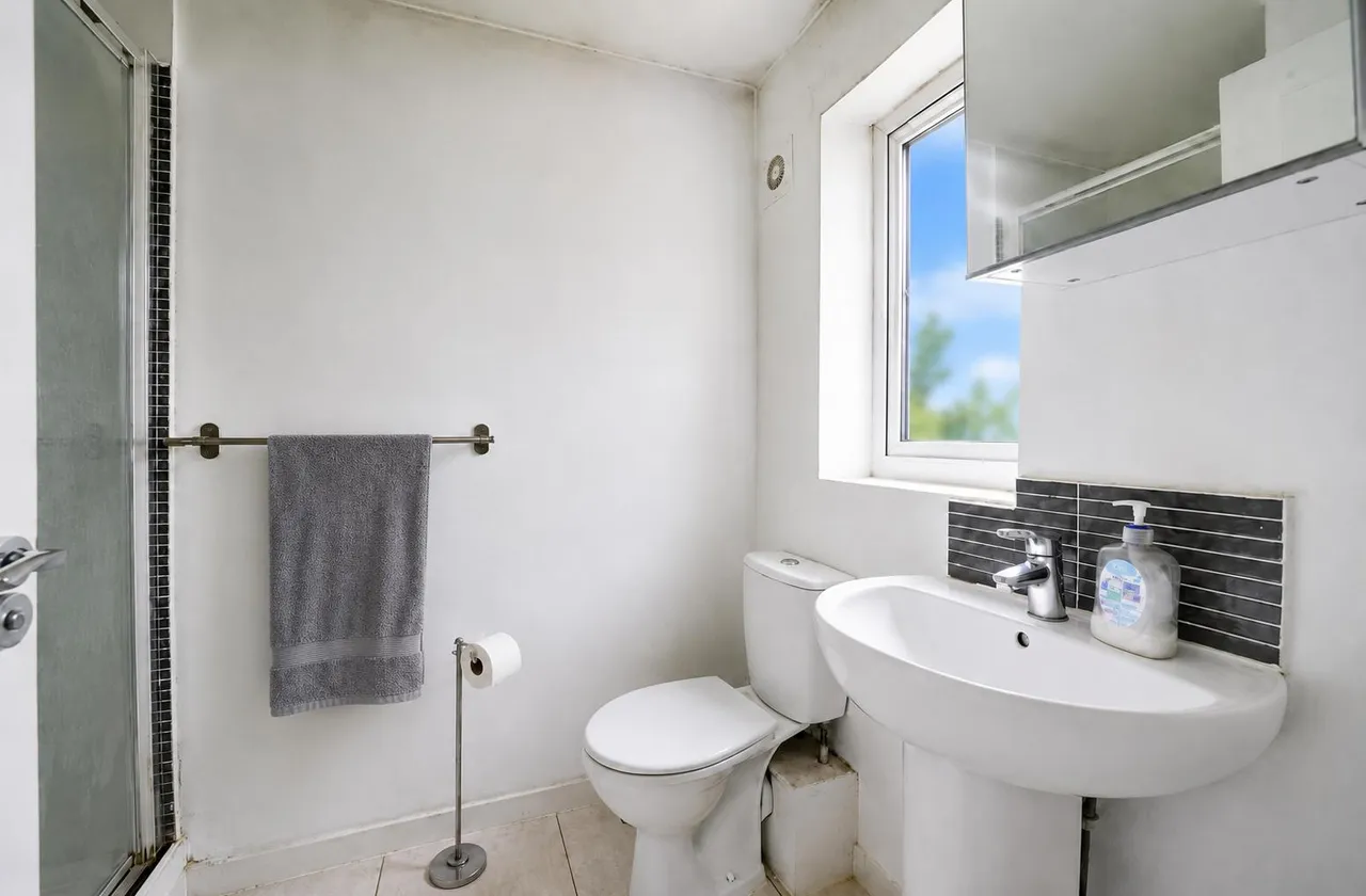 Woodend Close, Grays, RM17, photo 8