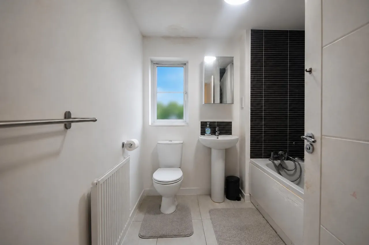 Woodend Close, Grays, RM17, photo 10