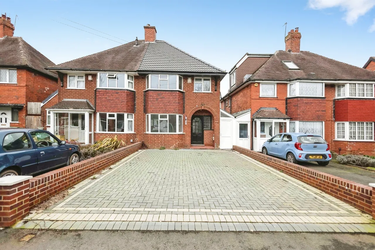 3 bed house for sale, Shenstone Valley Road, Halesowen, B62