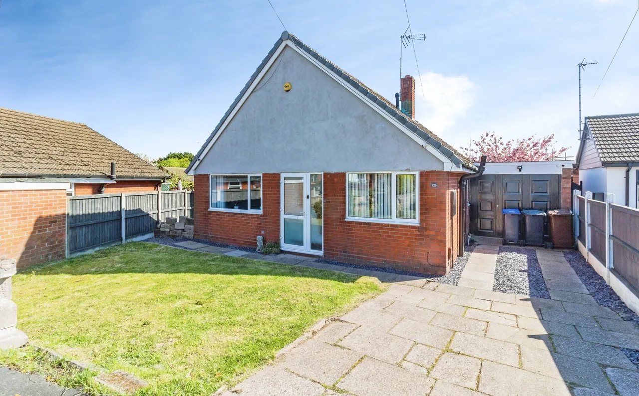 3 bed house for sale, Barlstone Avenue, Stoke-On-Trent, ST11