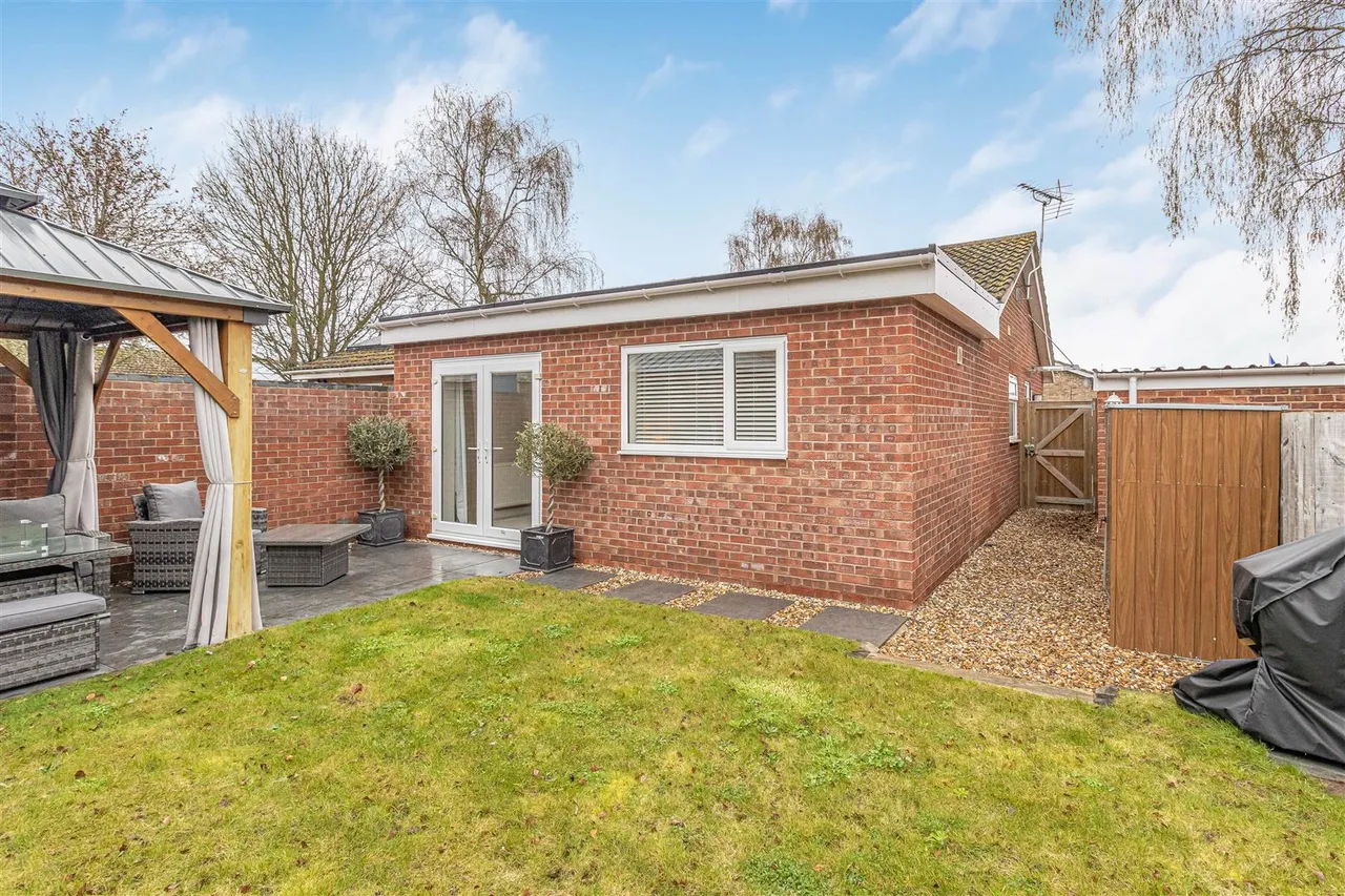 Honeysuckle Close, Red Lodge, IP28, photo 15