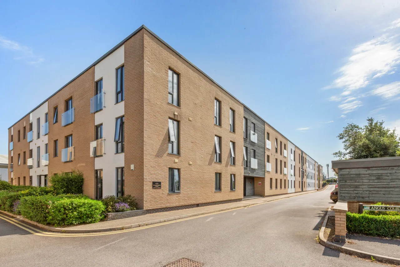 Latimer House Angus Court, Thame, OX9, photo 6