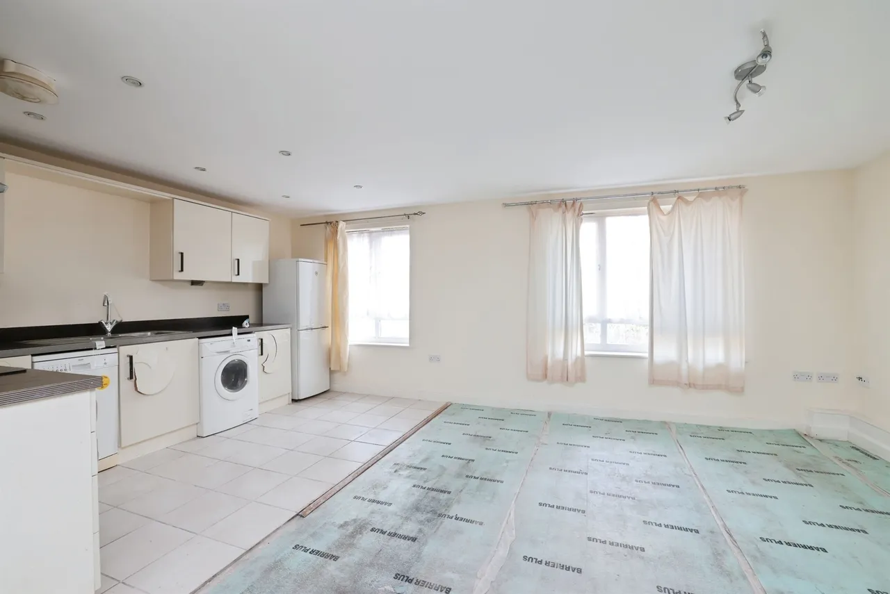 Tadros Court, High Wycombe, HP13, photo 14