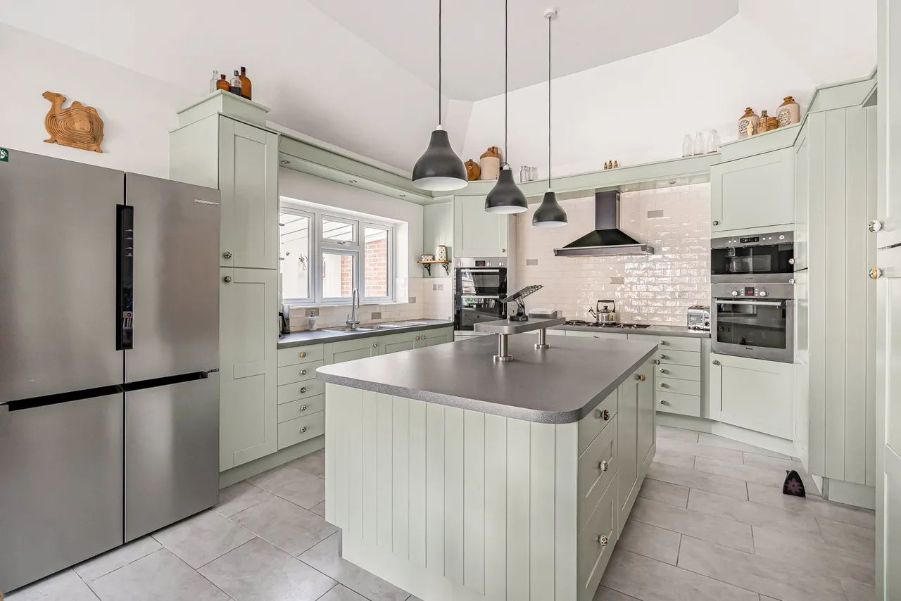 Tongham Road, Runfold, GU10, photo 3
