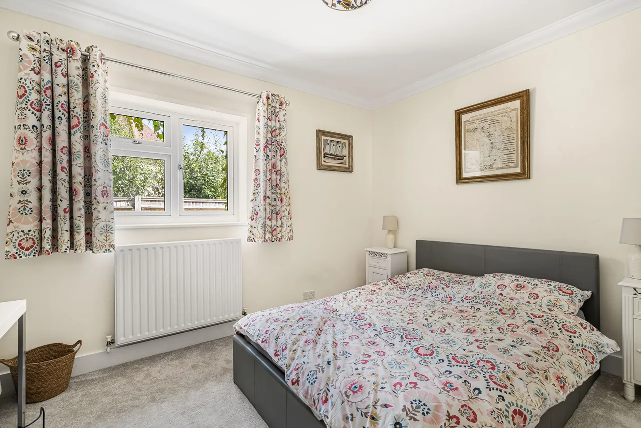 Tongham Road, Runfold, GU10, photo 11