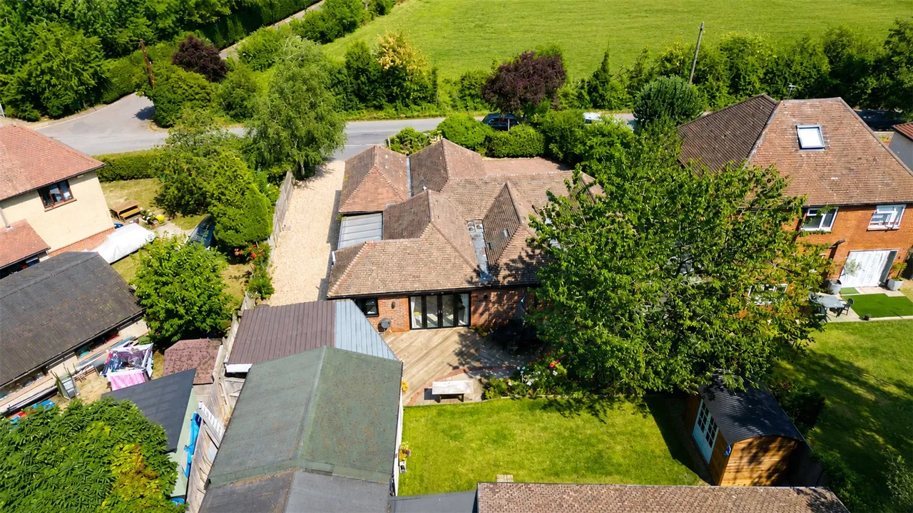 Tongham Road, Runfold, GU10, photo 4