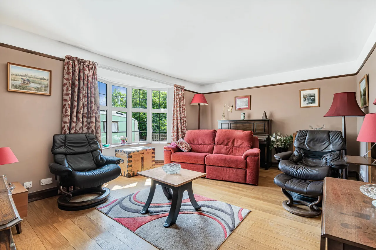 Tongham Road, Runfold, GU10, photo 2