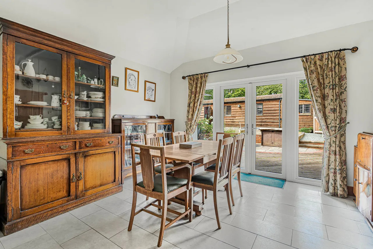 Tongham Road, Runfold, GU10, photo 6