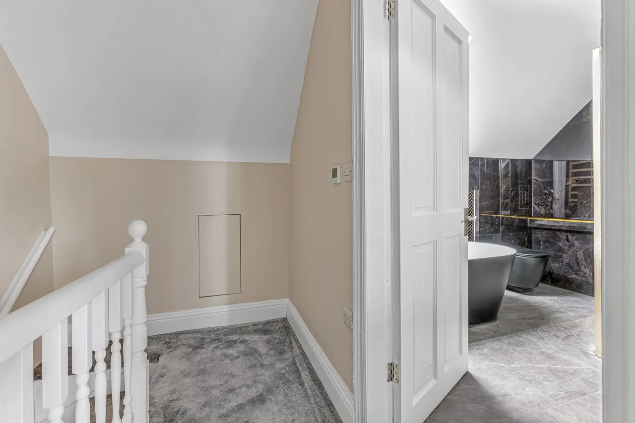 East Parade, Ilkley, LS29, photo 13