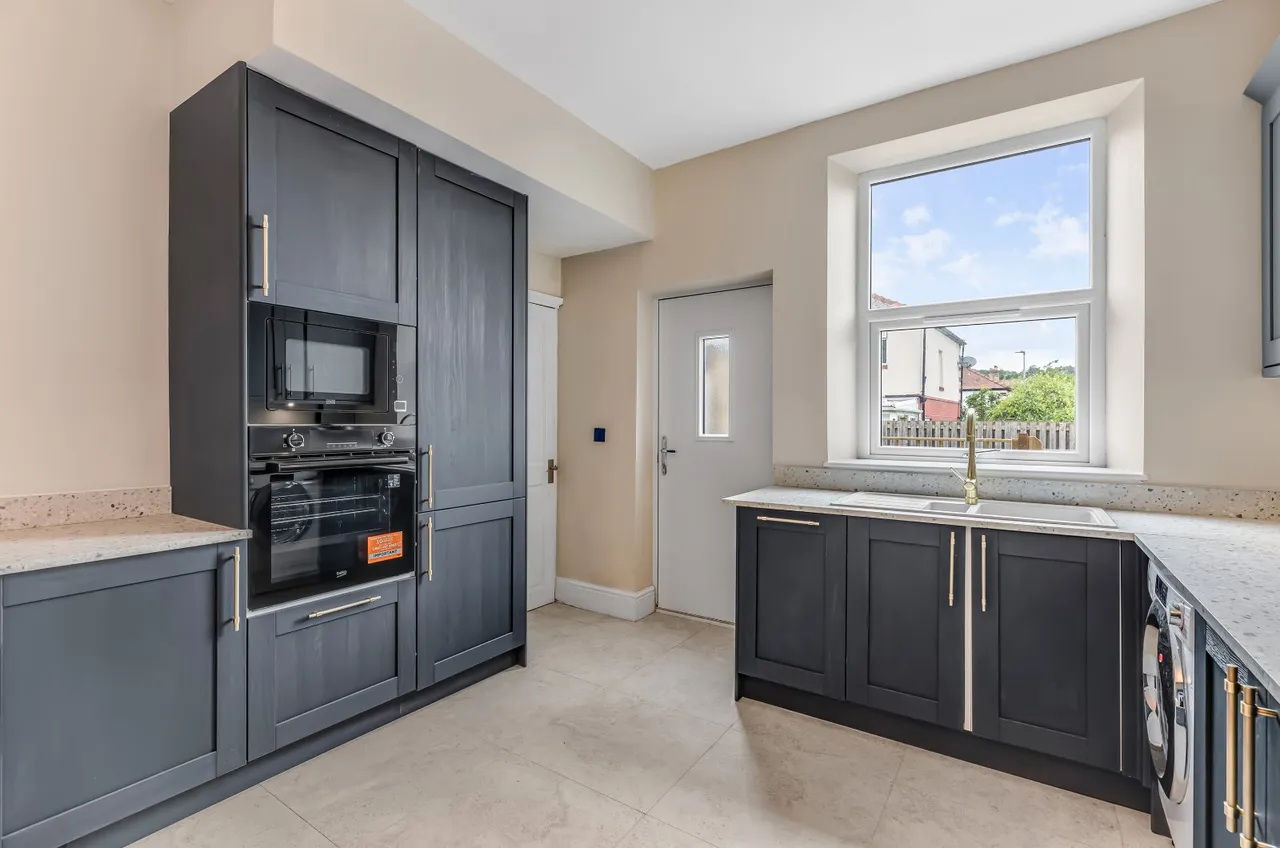 East Parade, Ilkley, LS29, photo 5
