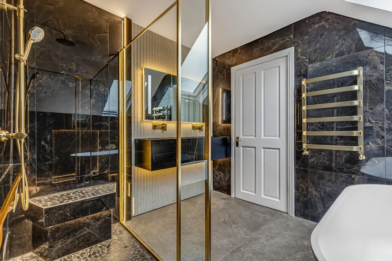 East Parade, Ilkley, LS29, photo 16