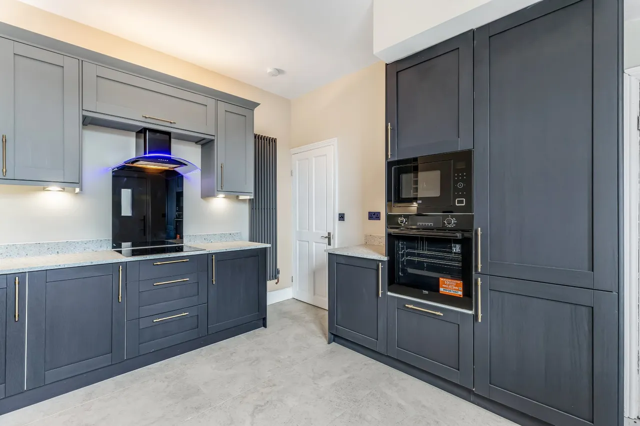 East Parade, Ilkley, LS29, photo 4