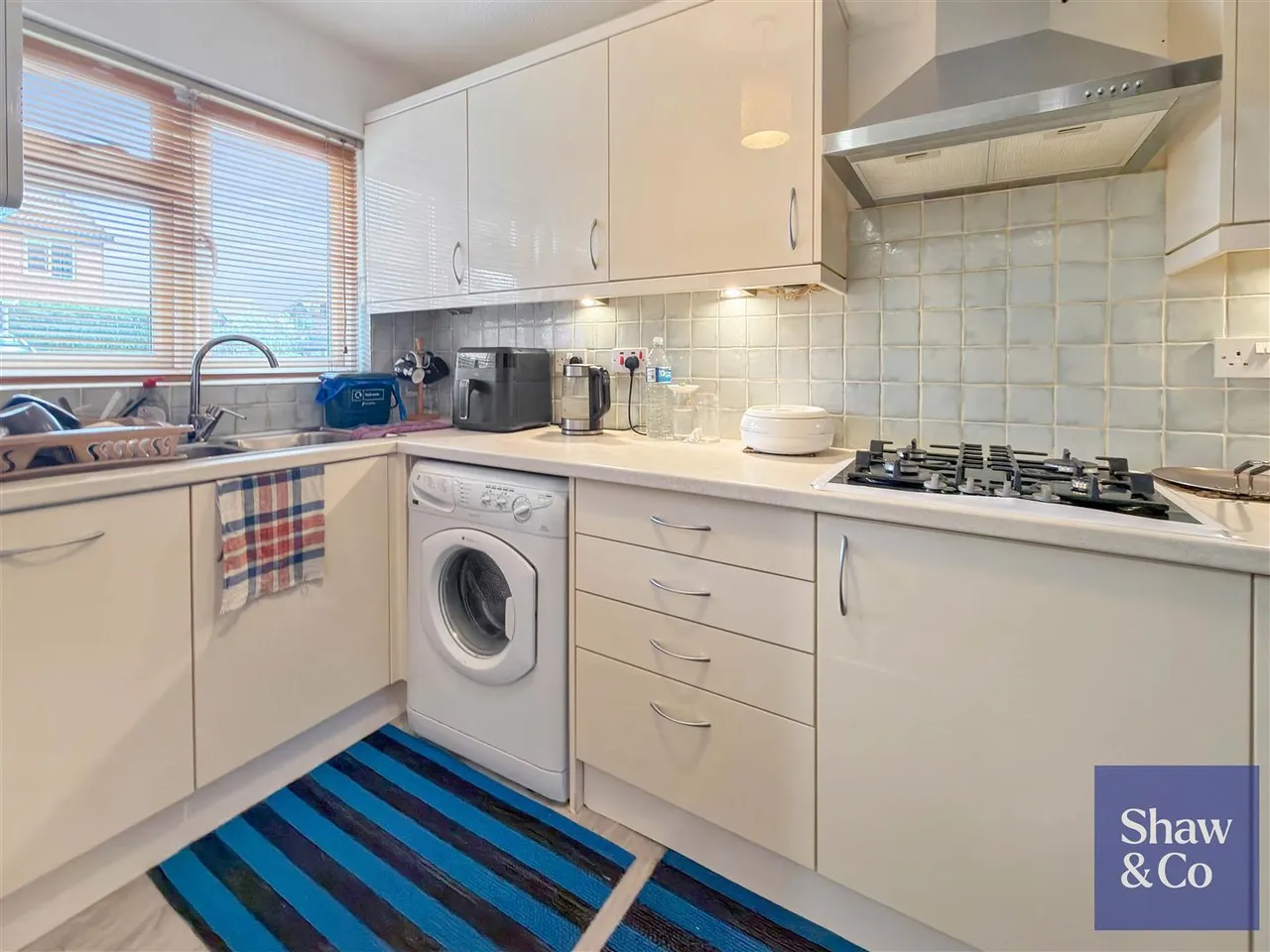 Bracken End, Isleworth, photo 4