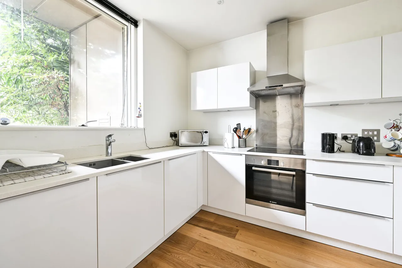 2 bed flat to rent, London, NW6