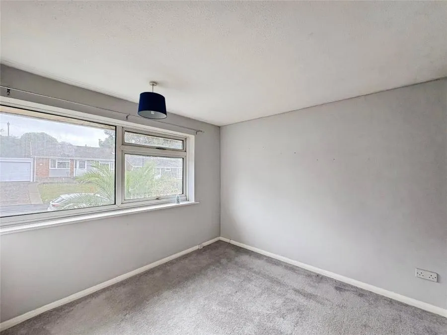 Sylvan Avenue, East Cowes, PO32, photo 15