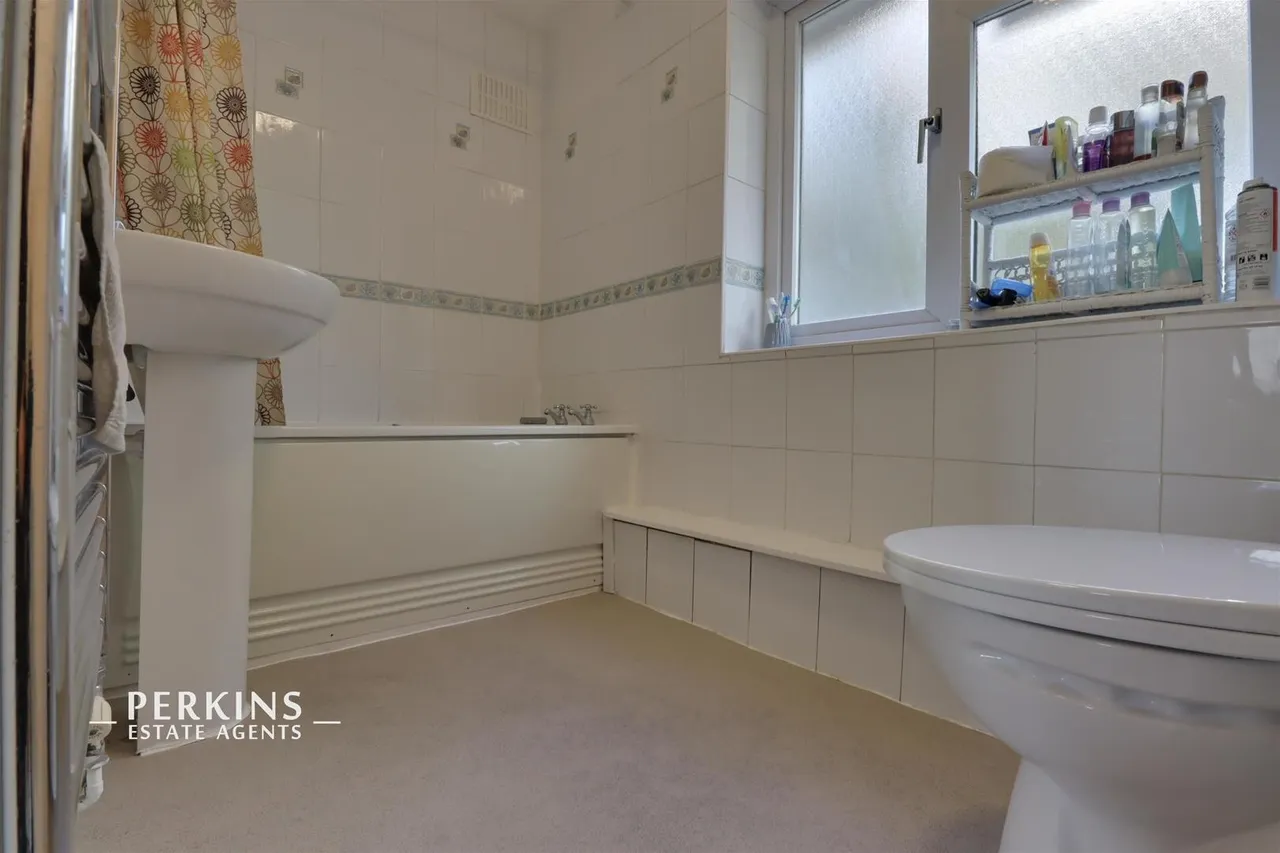 Kensington Road, Northolt, UB5, photo 5