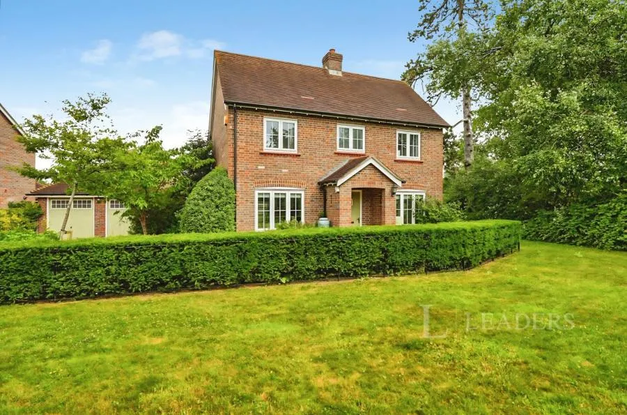 4 bed house for sale, Nightingale Lane, Barnham, PO22