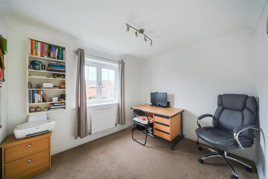 Nightingale Lane, Barnham, PO22, photo 12