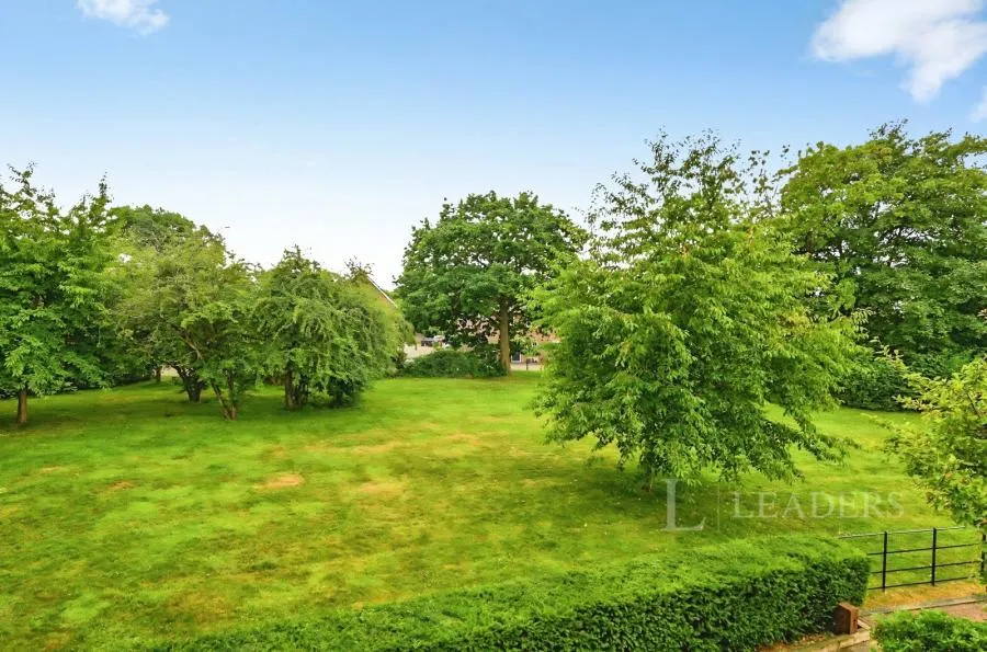 Nightingale Lane, Barnham, PO22, photo 8