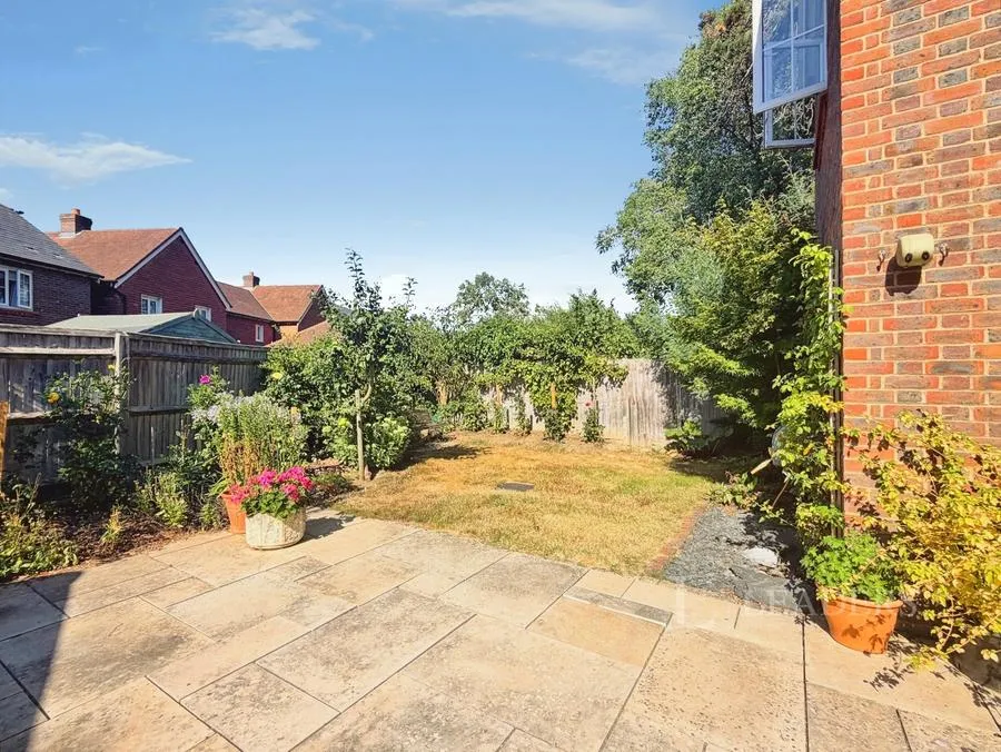 Nightingale Lane, Barnham, PO22, photo 14