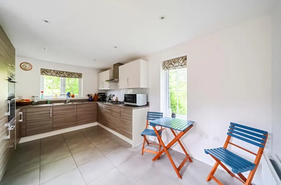 Nightingale Lane, Barnham, PO22, photo 4
