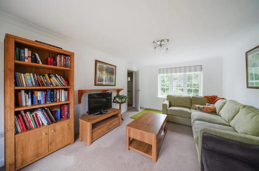 Nightingale Lane, Barnham, PO22, photo 6