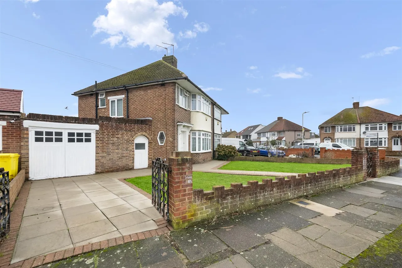 Barnhill Road, Hayes, photo 18