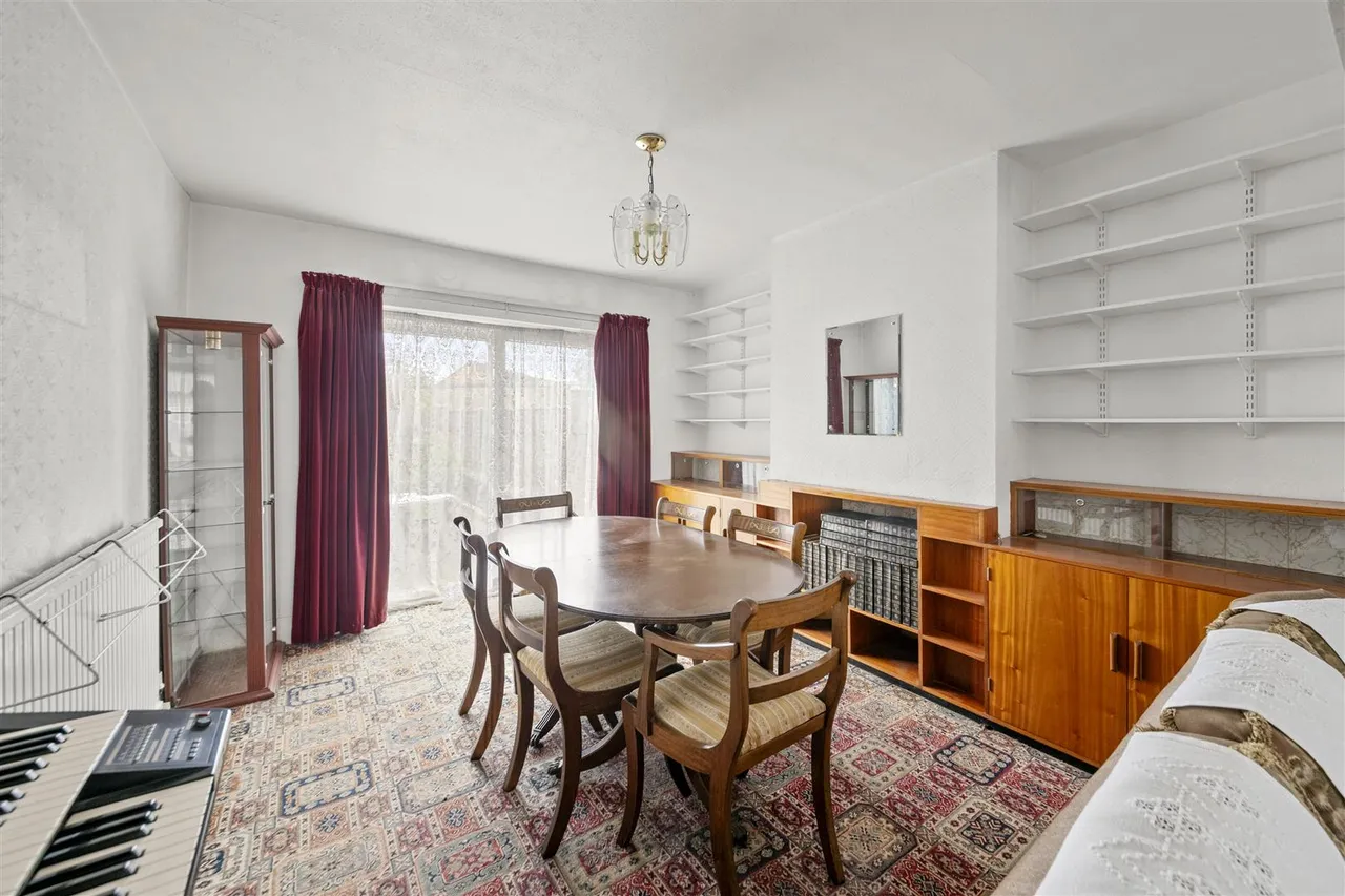 Barnhill Road, Hayes, photo 5