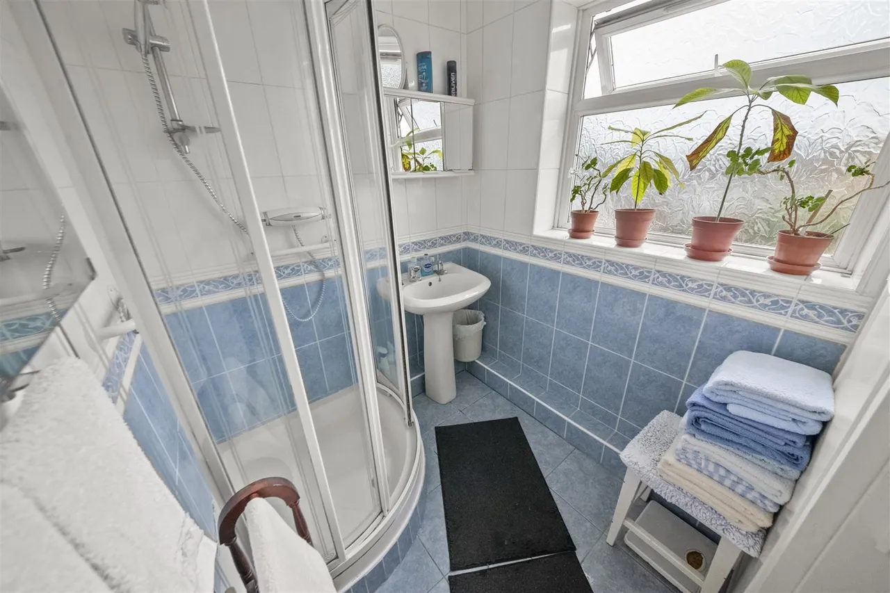 Barnhill Road, Hayes, photo 14