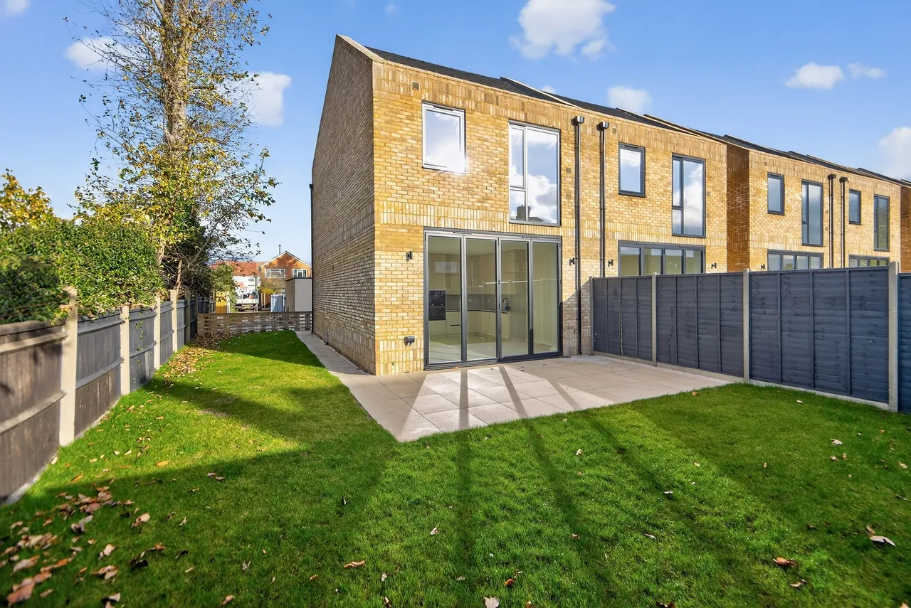 Bedfont Lane, Feltham, TW14, photo 10
