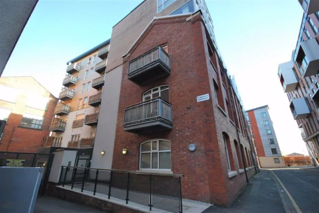 2 bed flat to rent — 33-35 Simpson Street, Manchester, M4