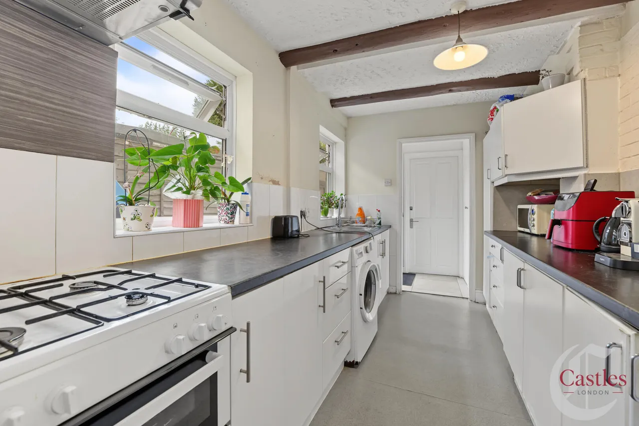 Croyland Road, London, N9, photo 5