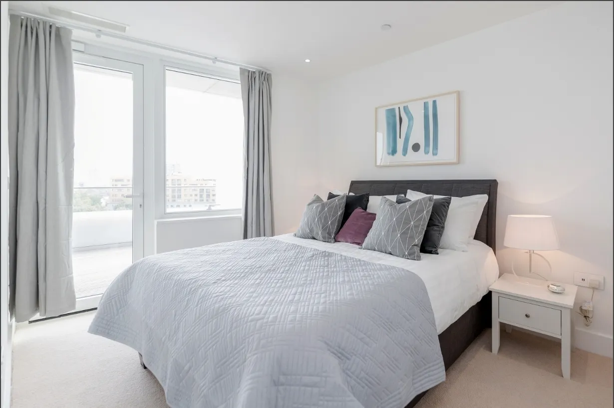 Lombard Road, London, SW11, photo 3
