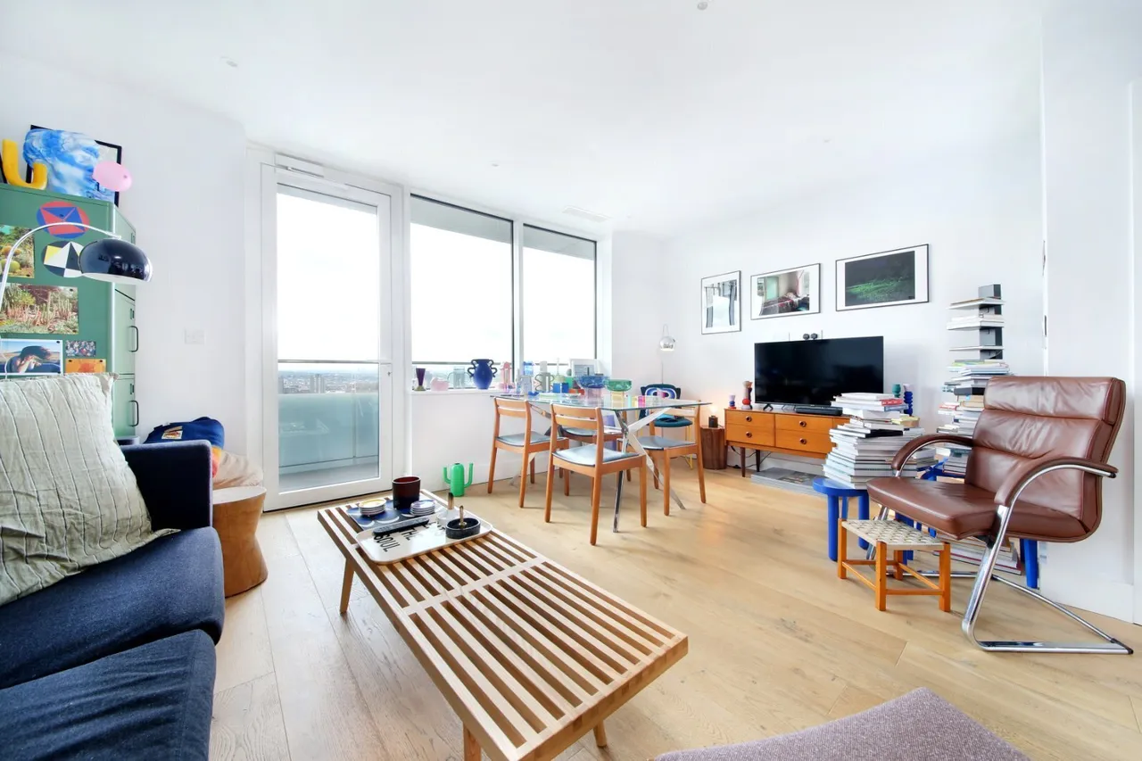 1 bed flat for sale, Lombard Road, London, SW11
