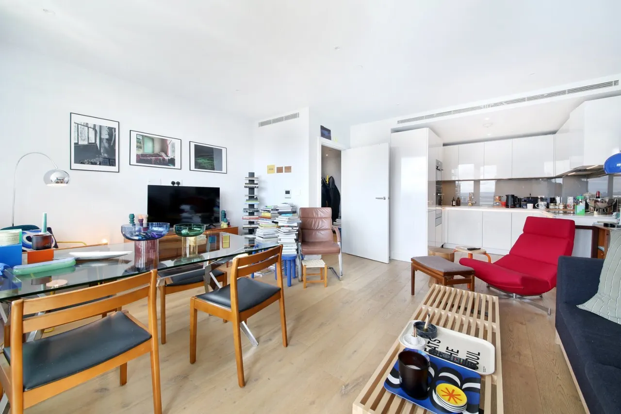 Lombard Road, London, SW11, photo 8
