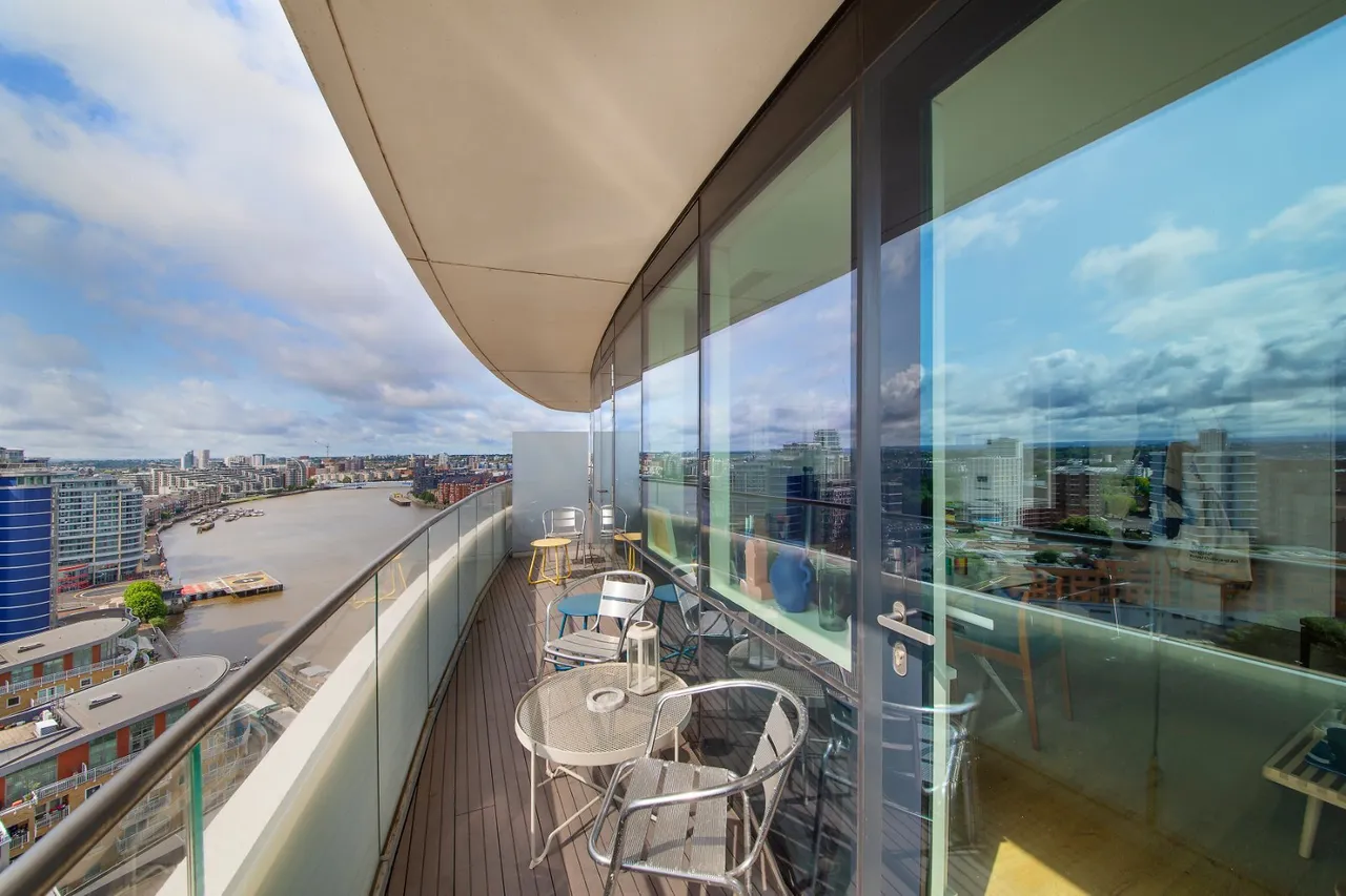 Lombard Road, London, SW11, photo 6