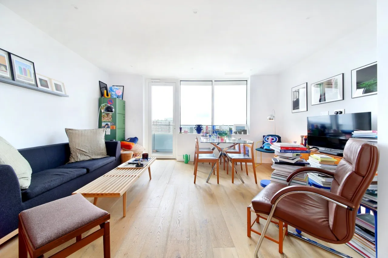 Lombard Road, London, SW11, photo 11