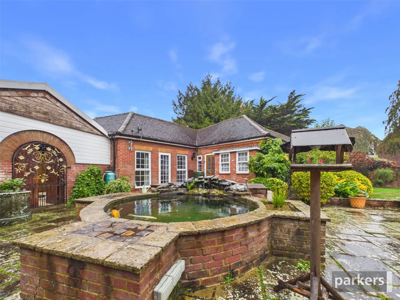 2 bed house to rent, Heath Road, Reading, RG6