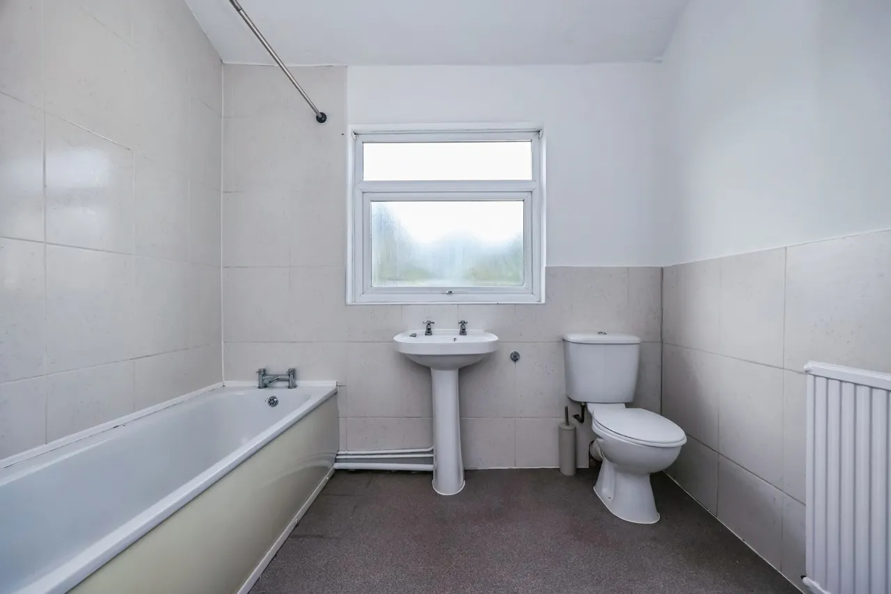 Portland Road, Hucknall, NG15, photo 13
