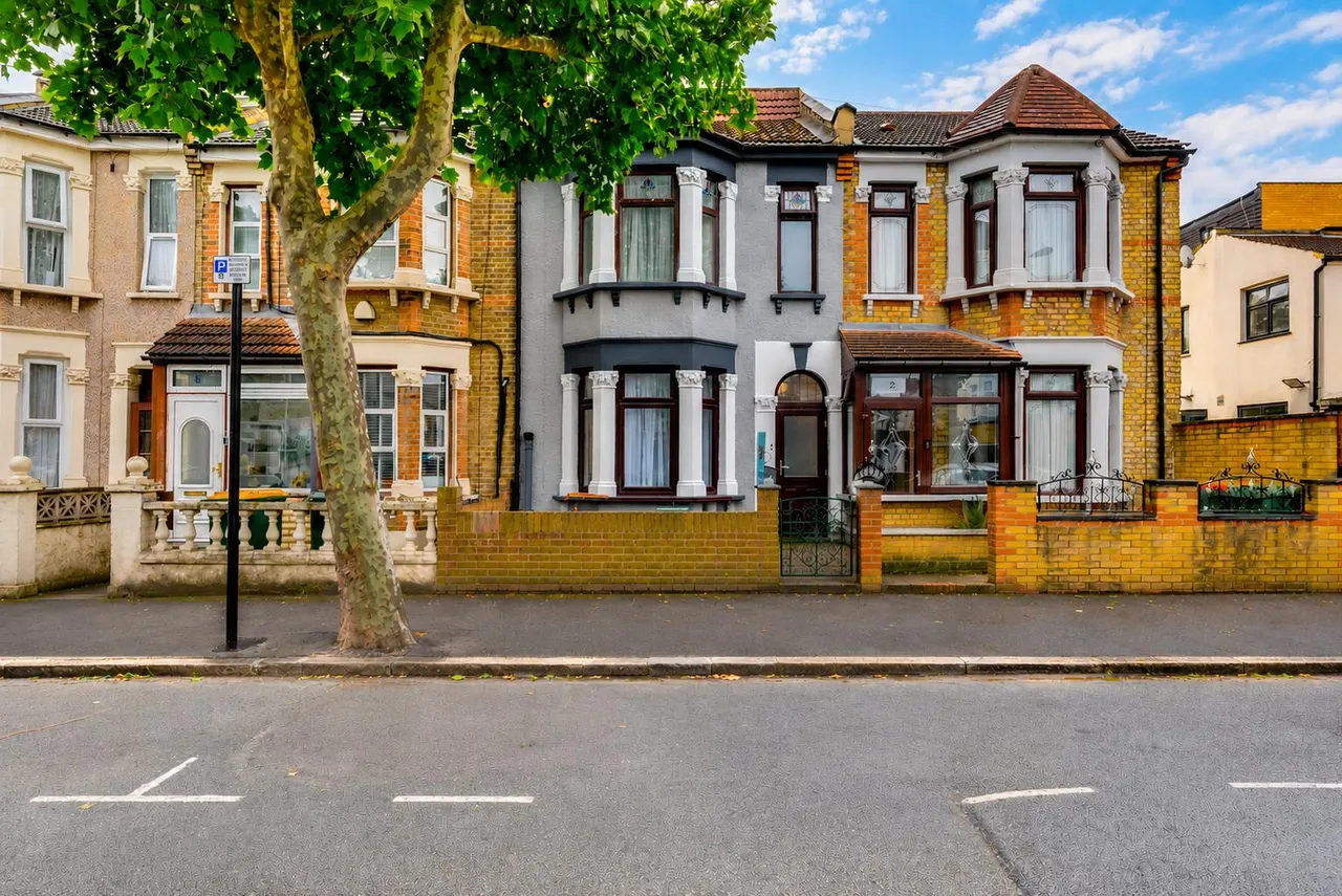Lincoln Road, London, E7, photo 2