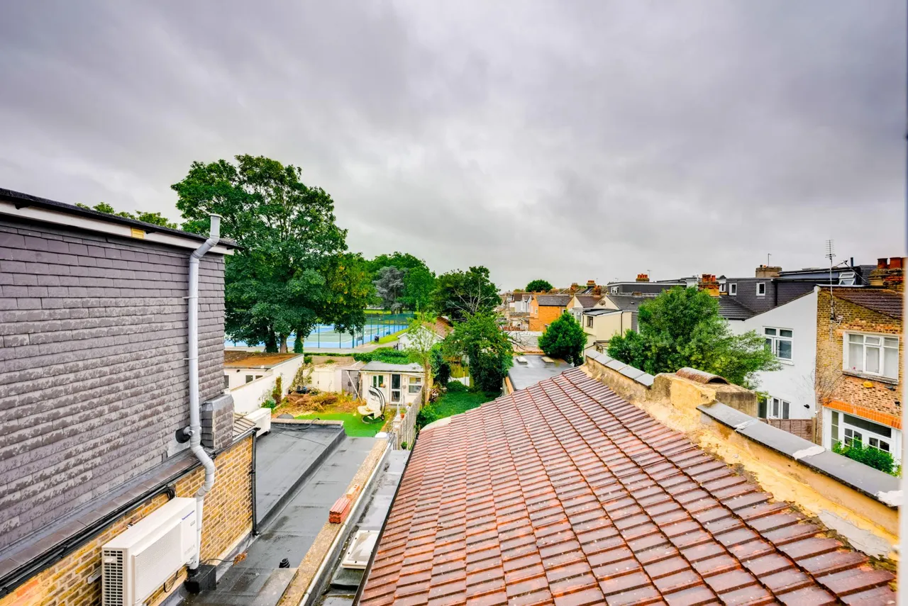 Lincoln Road, London, E7, photo 24