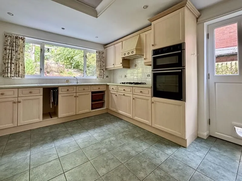 Sytche Close, Much Wenlock, Shropshire TF13 6JJ, photo 8