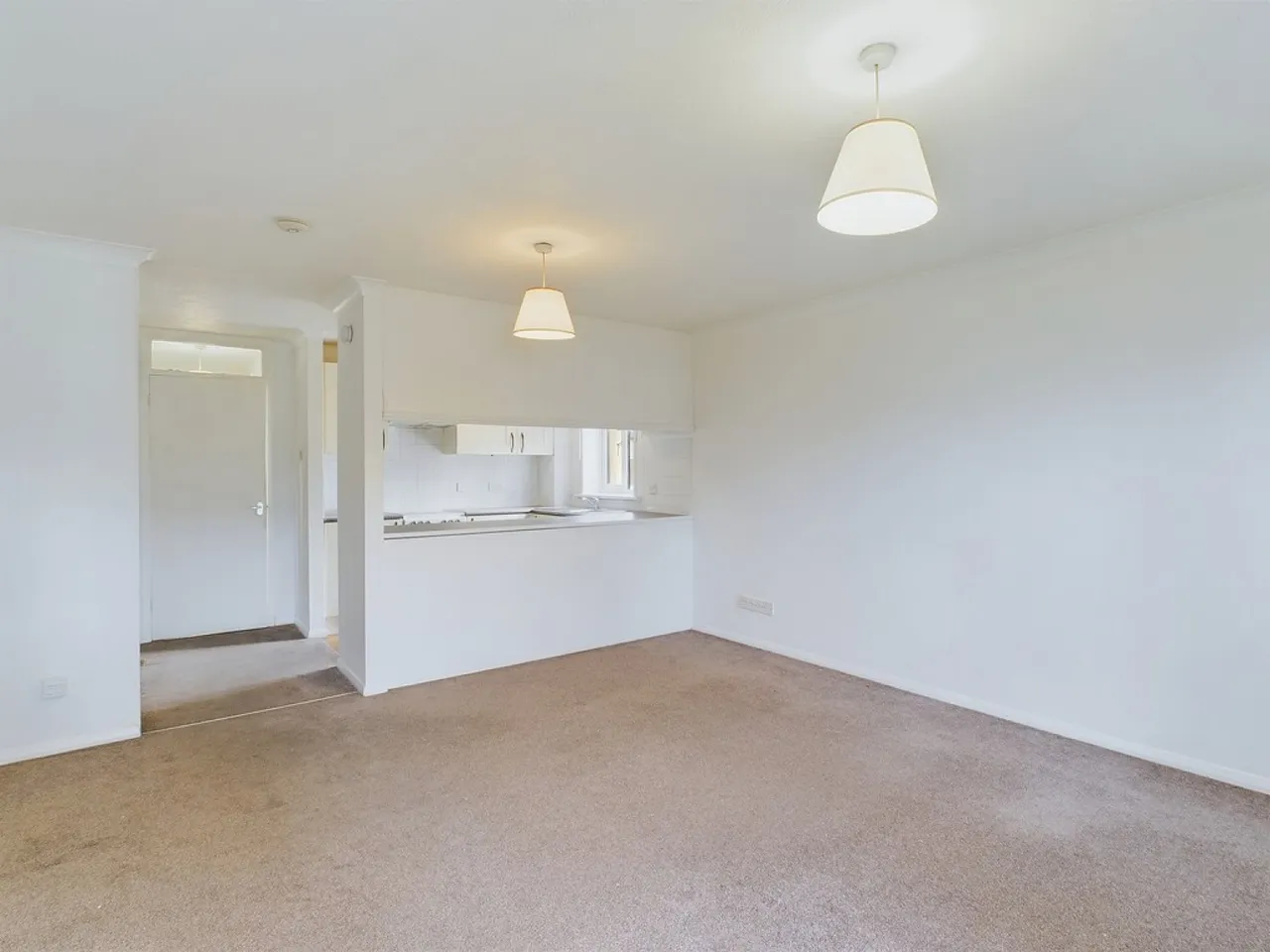 Northgate, RH10, photo 6
