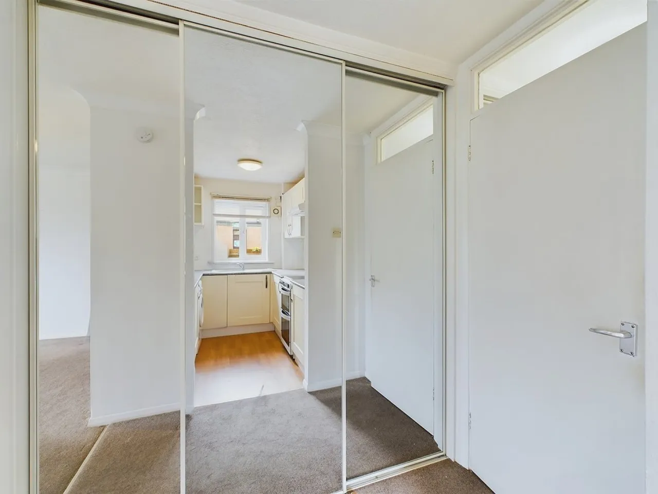 Northgate, RH10, photo 9