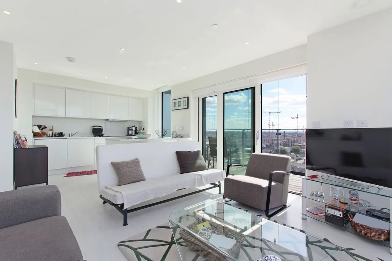 Osiers Tower, Wandsworth Riverside, SW18, photo 2