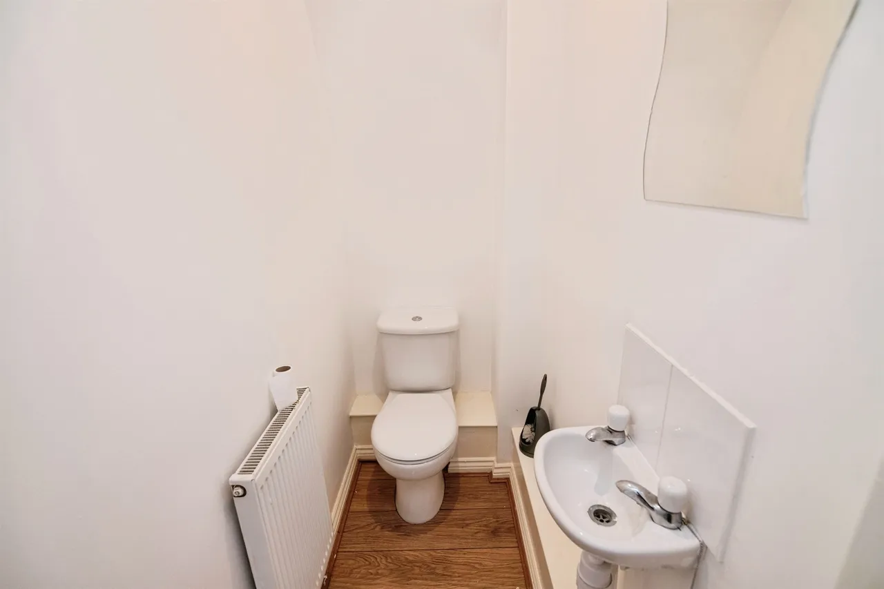 Farm End Close, West Bromwich, B71, photo 5