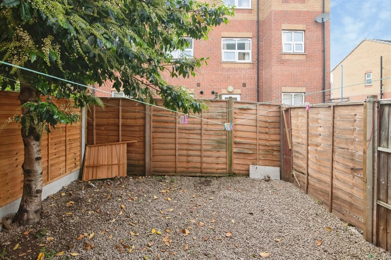 Farm End Close, West Bromwich, B71, photo 12