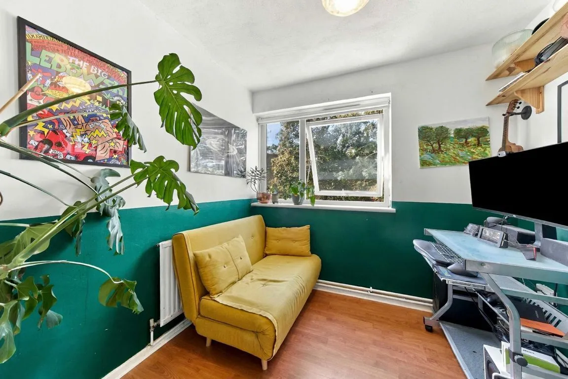 Ewen Crescent, SW2, photo 2