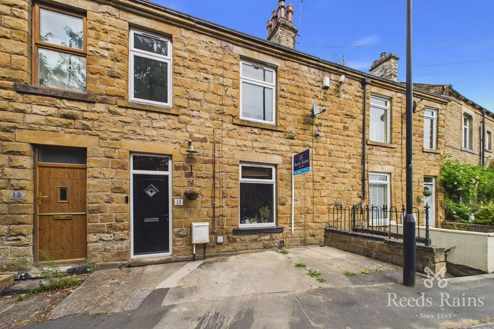 2 bed house for sale — Albert Road, Morley, West Yorkshire, LS27