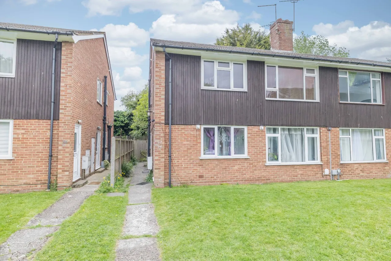 2 bed flat for sale, Raymond Avenue, Canterbury, CT1